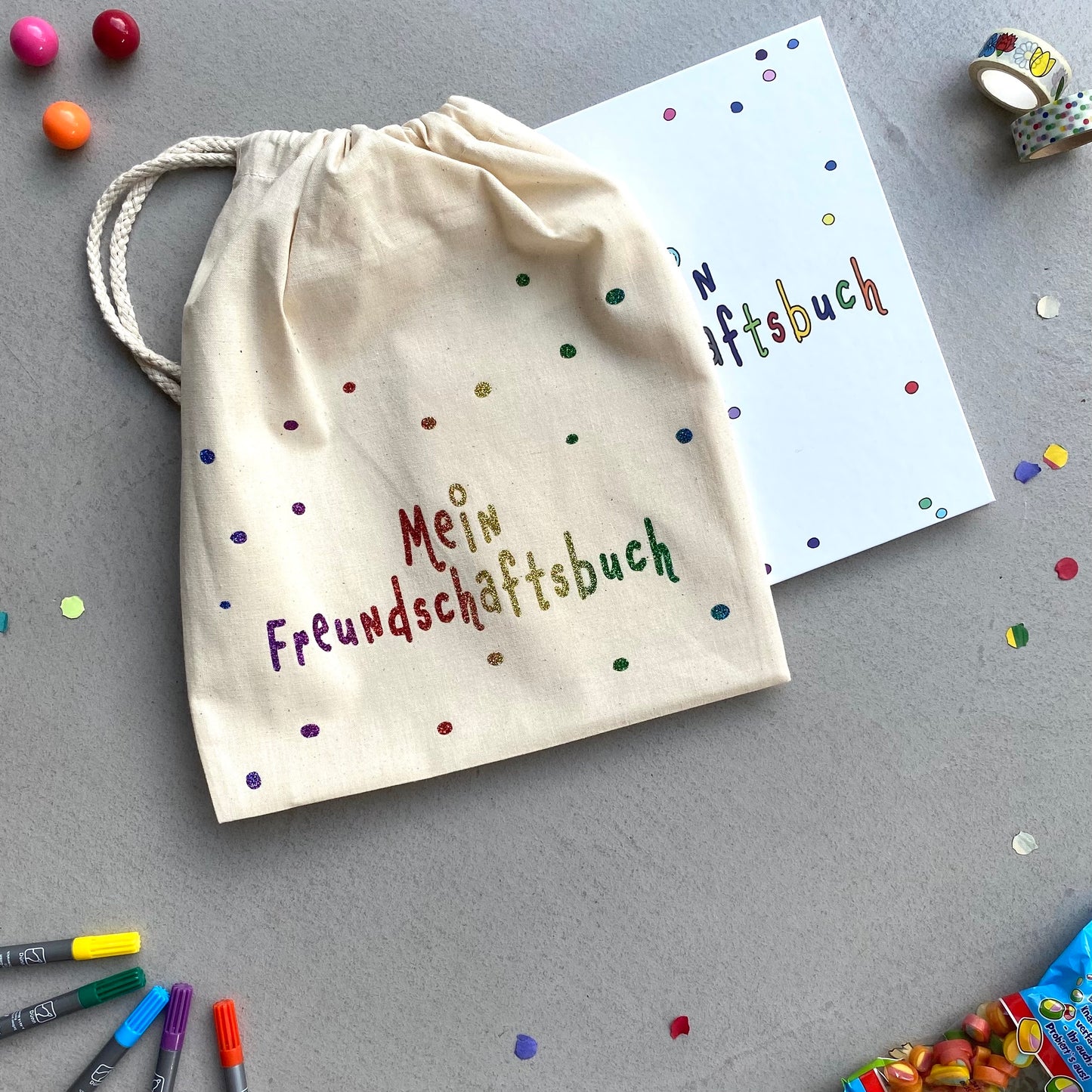 Freundebuch Freundebuch Grundschule Freundebuch neutral Freundebuch Schule Freundebuch Kindergarten Freundschaftsbuch Freundschaftsbuch Kindergarten Kita Freundebuch
Einschulungsgeschenk
Geschenk zur Einschulung
Schulstart
Geschenkidee Kind
Geschenkidee Mädchen
Geschenkidee Junge
personalisiertes Geschenk
bedruckte Tasche
Tasche mit Wunschname