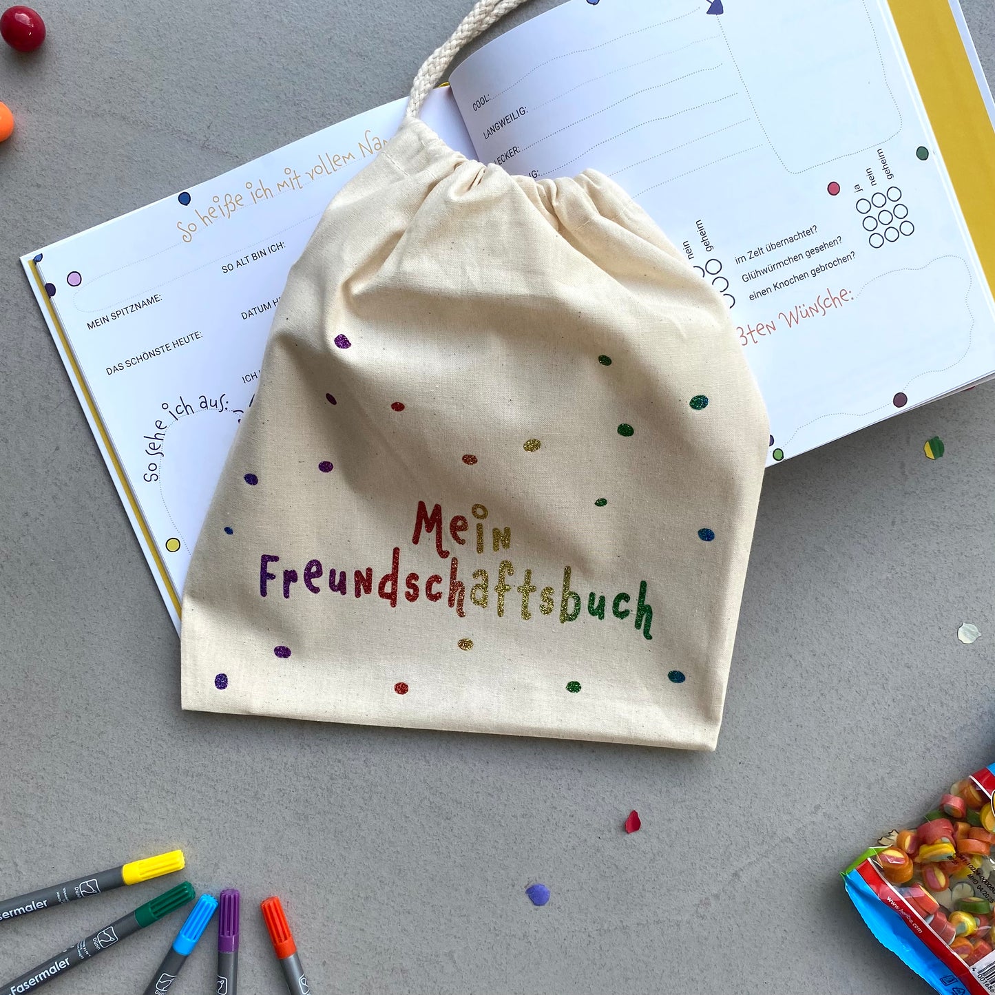 Freundebuch Freundebuch Grundschule Freundebuch neutral Freundebuch Schule Freundebuch Kindergarten Freundschaftsbuch Freundschaftsbuch Kindergarten Kita Freundebuch
Einschulungsgeschenk
Geschenk zur Einschulung
Schulstart
Geschenkidee Kind
Geschenkidee Mädchen
Geschenkidee Junge
personalisiertes Geschenk
bedruckte Tasche
Tasche mit Wunschname